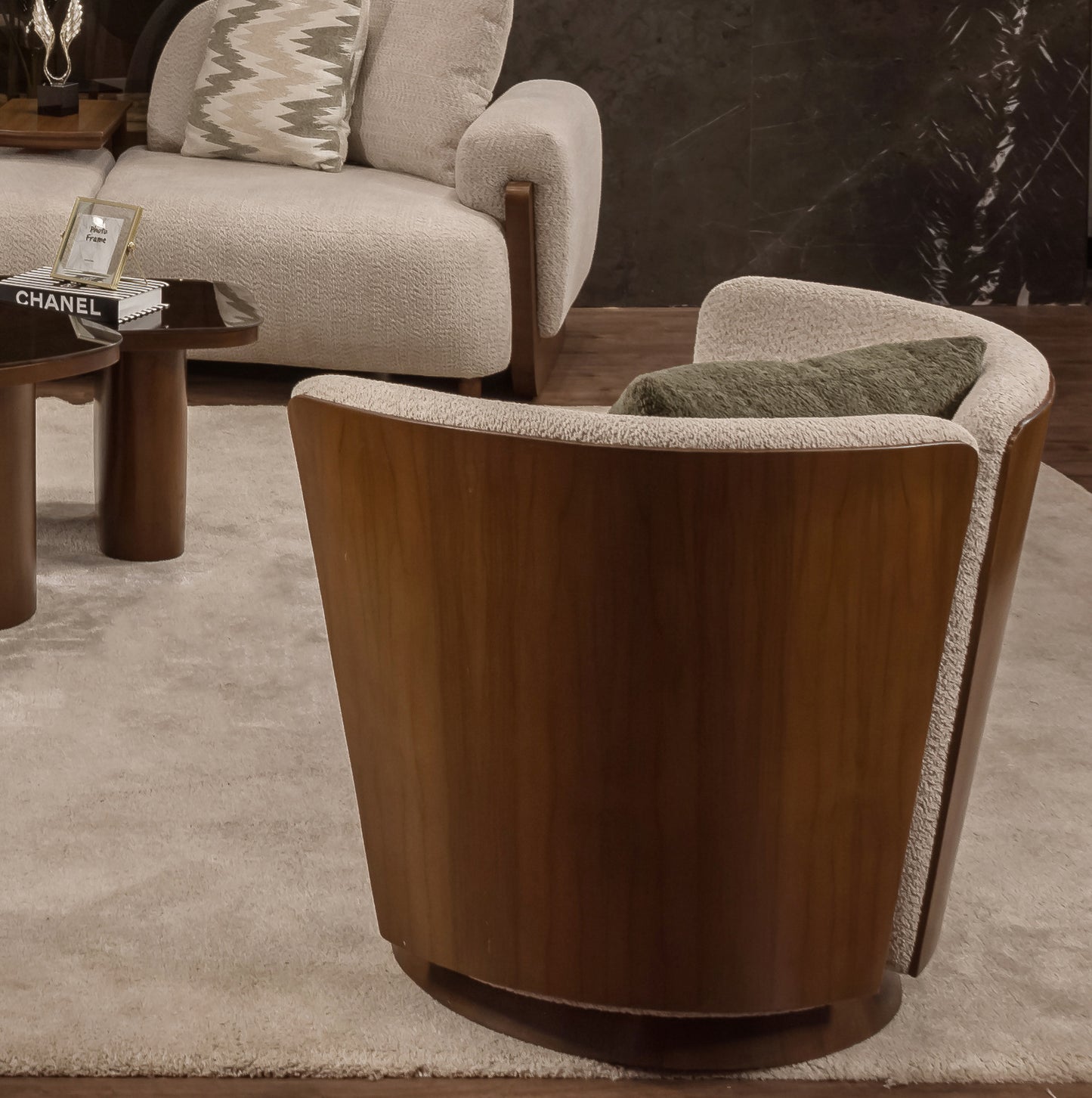 Kadbore Sofa Set