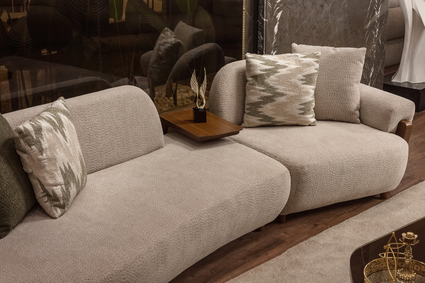 Kadbore Sofa Set