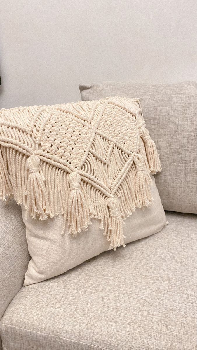 SHAMS MACRAME CUSHIION